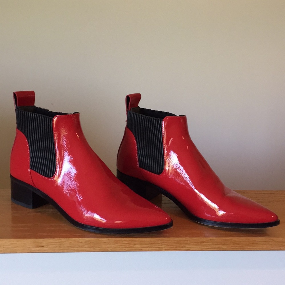 Dolce Vita patent leather booties ❤️